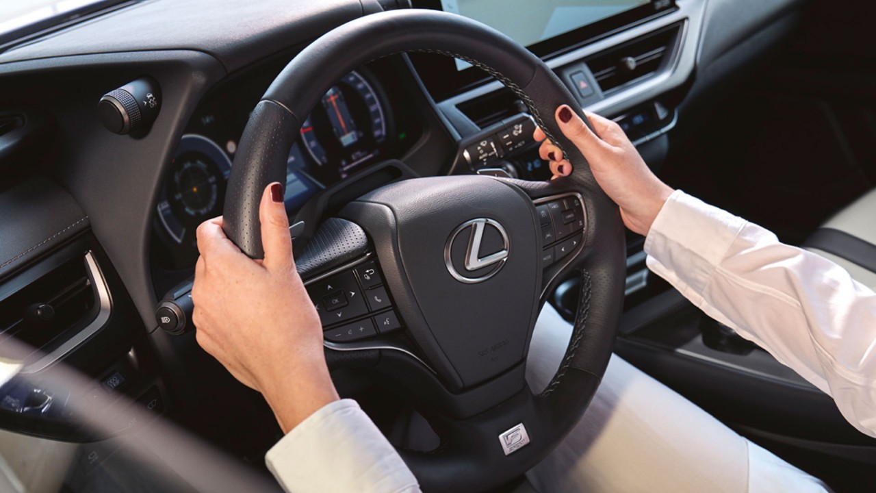 The Lexus UX steering wheel